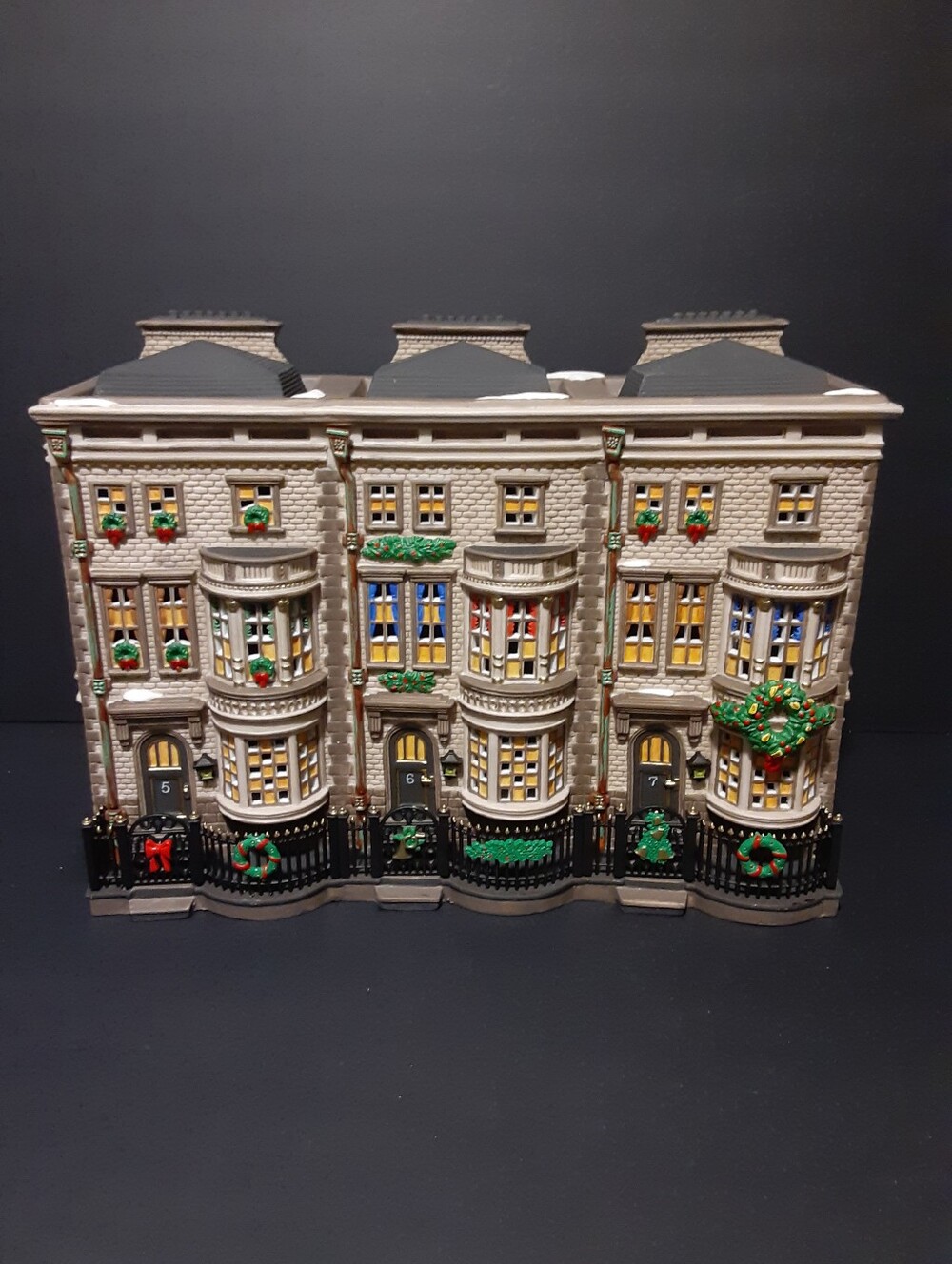 Department 56 "Mulberrie Court" Brownstones #58345 Vintage Christmas Village